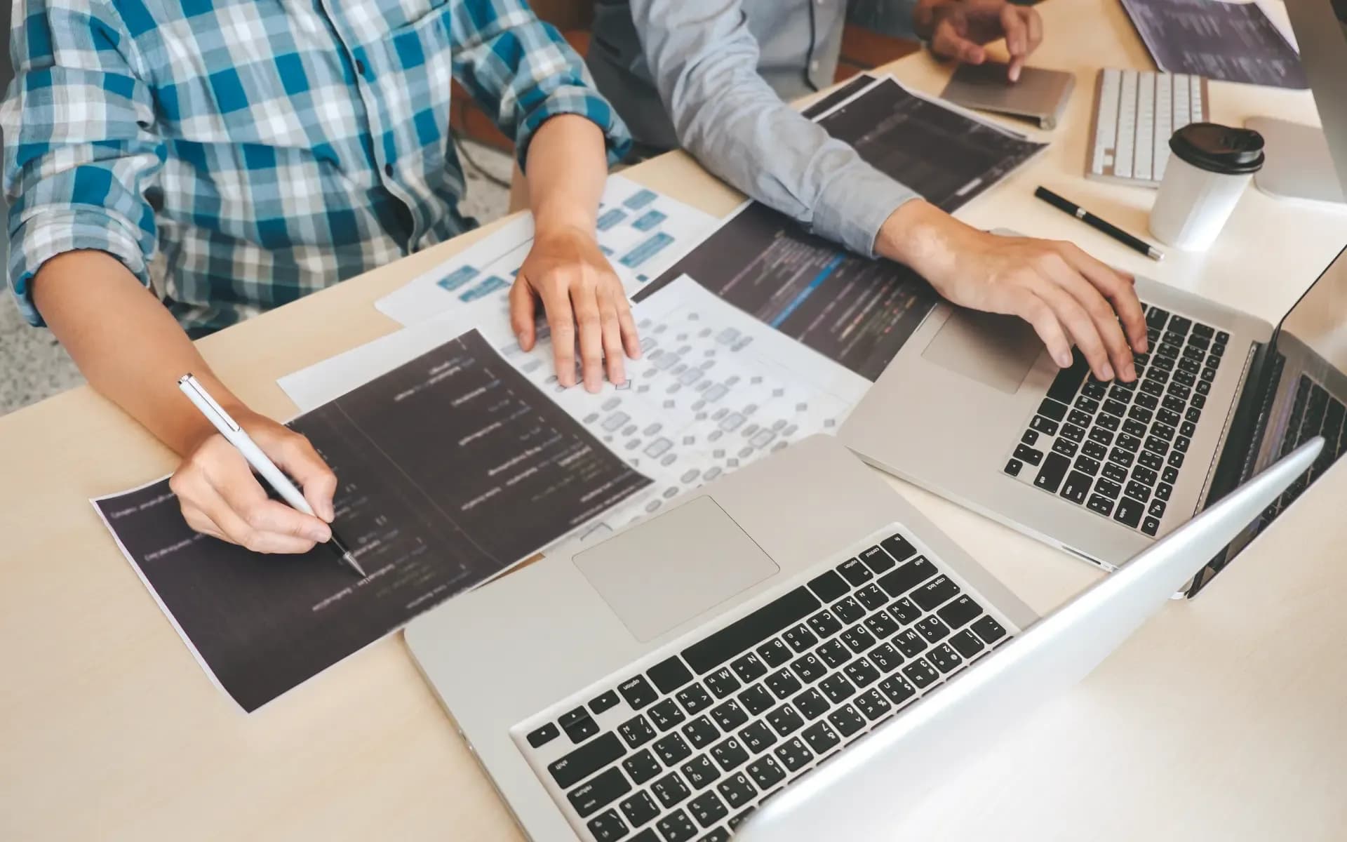 Utrzymanie stron internetowych - Kompletny przewodnik dla przedsiębiorców